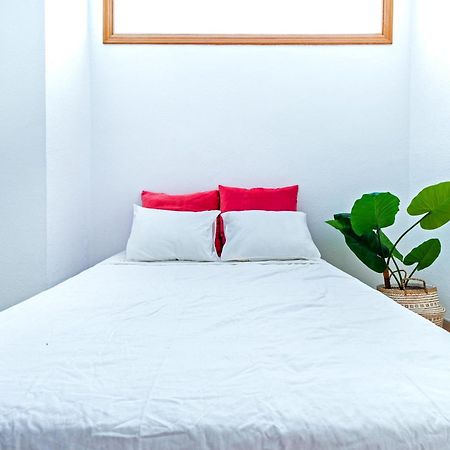 Design Beach And City Center Валенсия Экстерьер фото